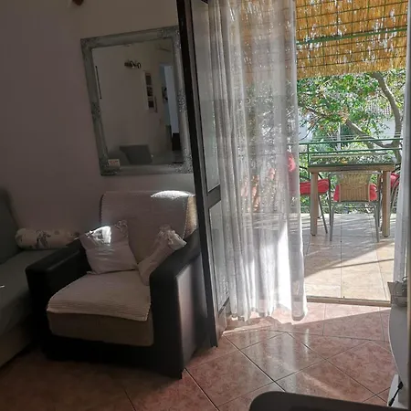 Hortenzija Apartment Pirovac